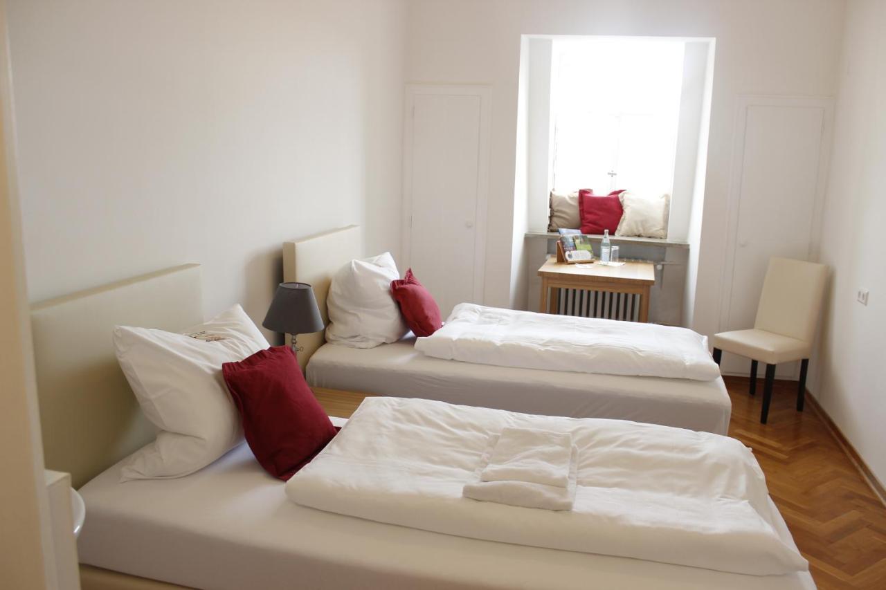 Biohotel Schloss Kirchberg キルヒベルク・アン・デア・ヤクスト エクステリア 写真