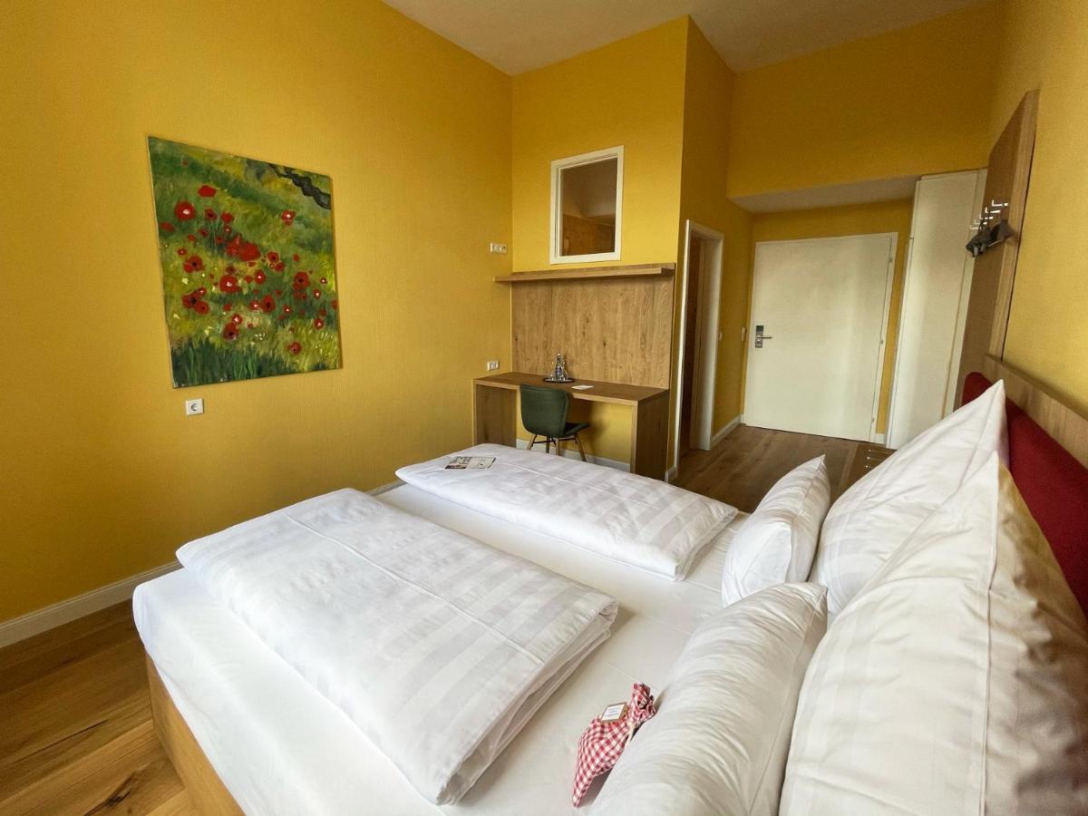 Biohotel Schloss Kirchberg キルヒベルク・アン・デア・ヤクスト エクステリア 写真
